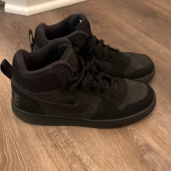 Nike Court Borough Mid GS 'Triple Black' - Picture 1 of 6